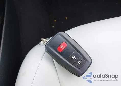 2019 Toyota Prius Xle z USA, uszkodzony, nr VIN JTDL9RFUXK3004351